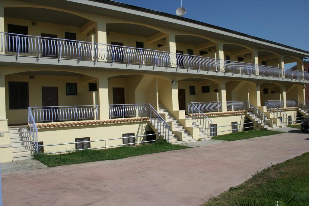 Baia Dei Canonici Apart otel Villaggio Le Rocelle Oda fotoğraf